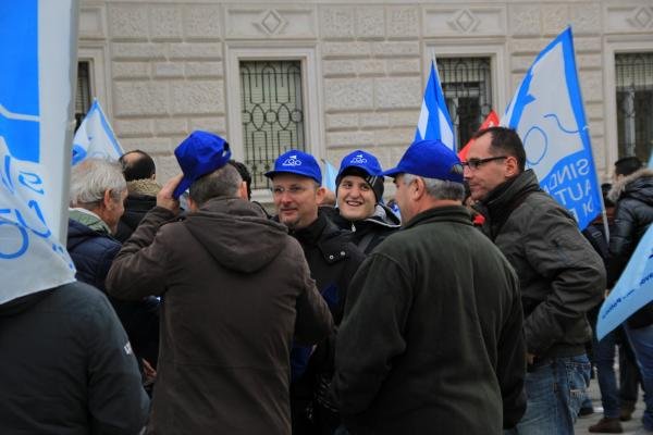 131119-Manifestazione Piazza Unita (6)